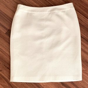 INVESTMENTS white skirt with zipper back size 16